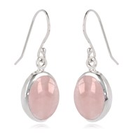 Un cadeau de noel original, des boucles d'oreille en pierre de quartz rose naturelle de forme ovale serties d'argent massif