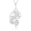 Pendentif feuillage de nacre blanche sertie argent 925 - vue V1