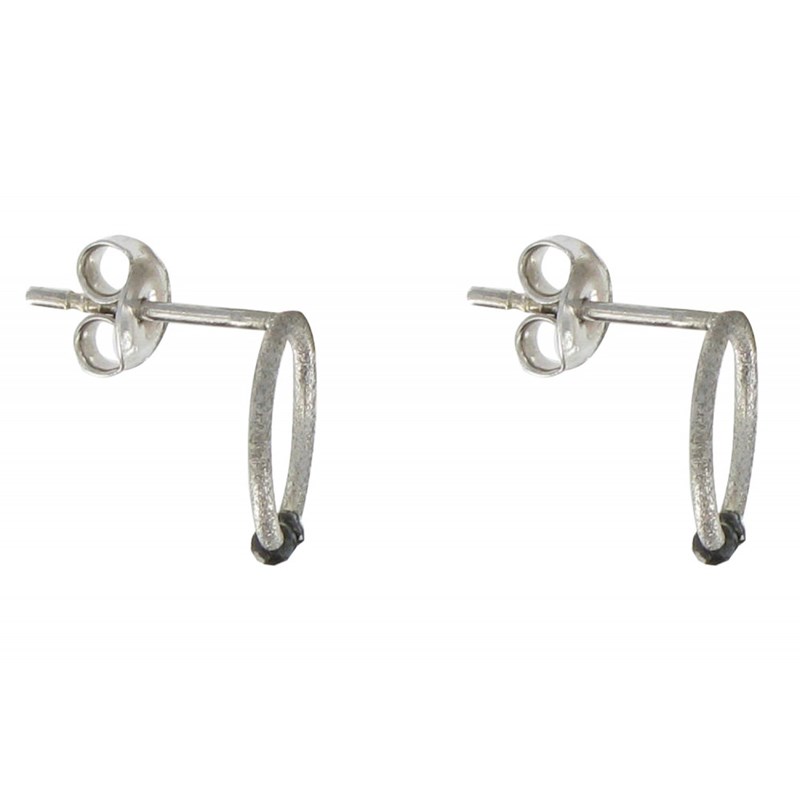 Boucles d'Oreilles Petites Créoles Argent Brossé et ses 3 Diamants Noirs - vue 2