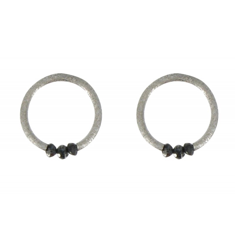 Boucles d'Oreilles Petites Créoles Argent Brossé et ses 3 Diamants Noirs - vue 3