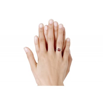 Bague Argent 925 et son Carré de Zirconium Facetée Rouge