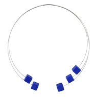 Collier Ras de Cou Torque Métal et Cinq Cubes Céramique