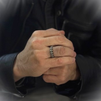 Zwarte Stenen Schedel Zilveren Trouwring