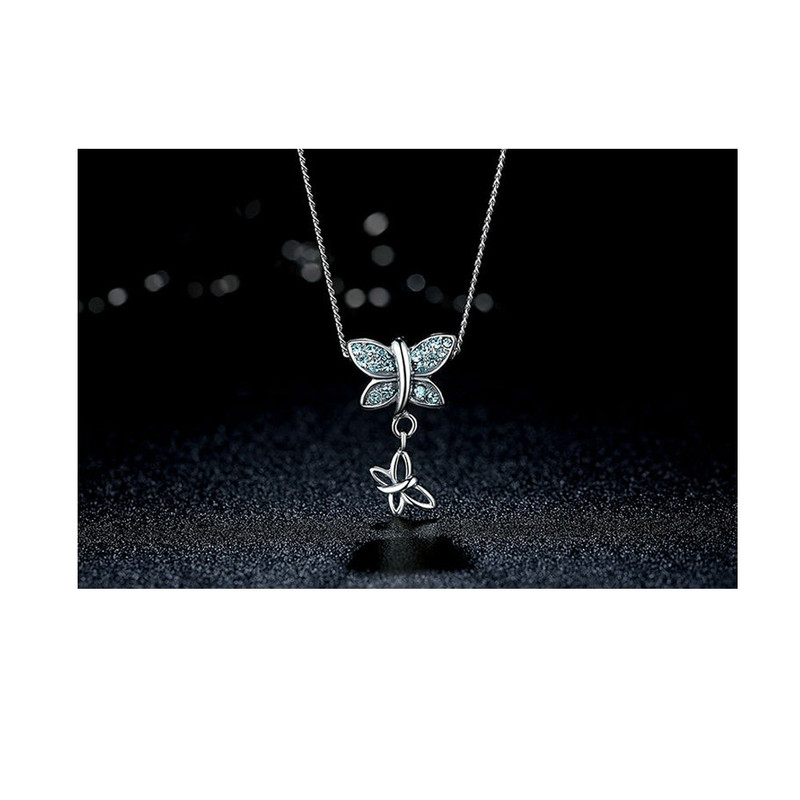 Collier Pendentif Papillon orné de Cristal de Swarovski bleu et Argent 925 Collier Pendentif Papillon orné de Cristal de Swarovski bleu et Argent 925