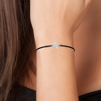 SC Crystal zwarte elastische letter K armband met fonkelende kristallen