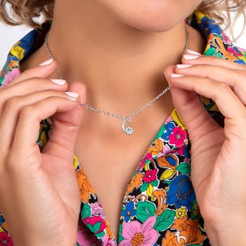 Collier alphabet lettre C SC Crystal orné de cristaux scintillants