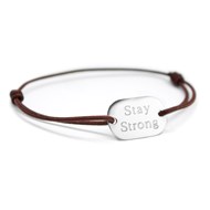 Bracelet cordon médaille rectangle argent 925 gravure STAY STRONG