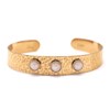 Bracelet rigide en acier doré orné de cristaux Swarovski avec pierres Crystal ivoire - vue V1