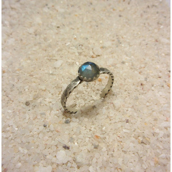 Bague  Ethnique Tikuna en Argent 925/1000 et Labradorite