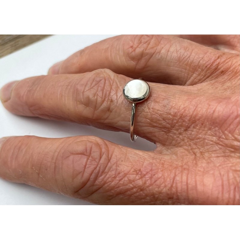 Bague fine en argent et nacre - vue 4