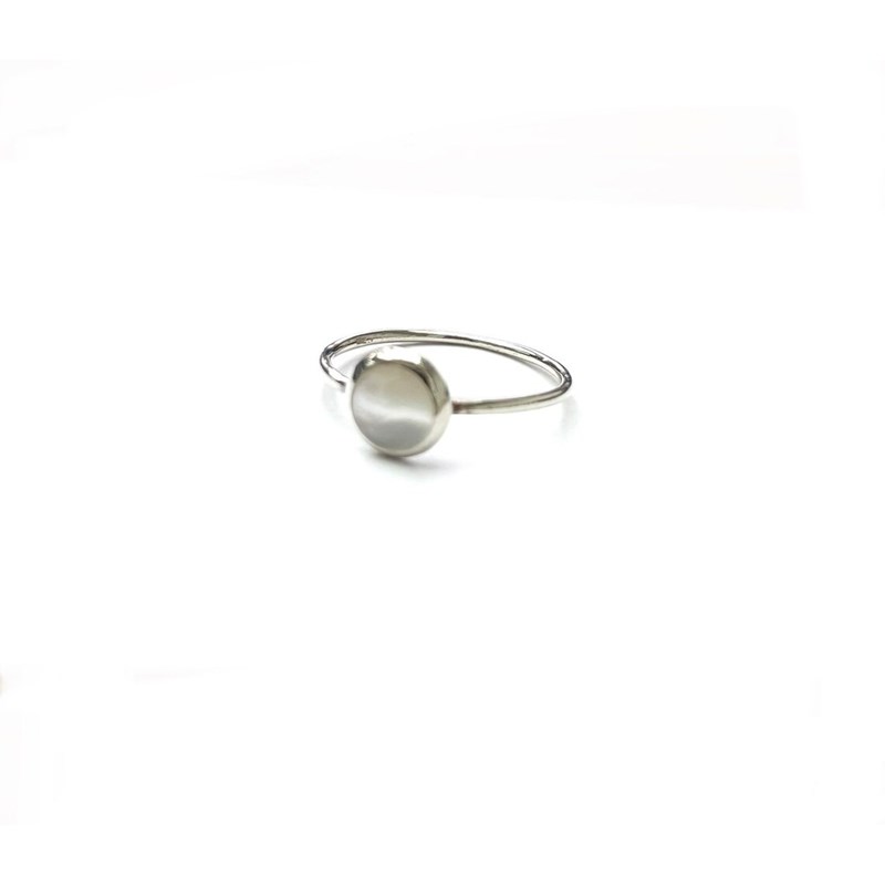 Bague fine en argent et nacre - vue 5