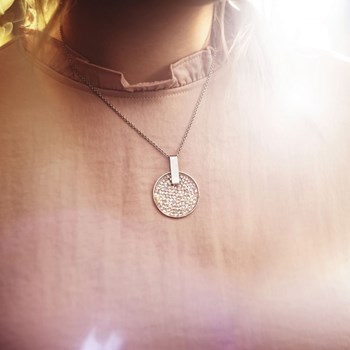 Collier orné de cristaux Swarovski avec pierre crystal Blanc en plaqué Or blanc et rhodié