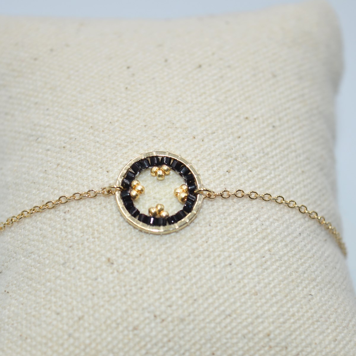 Bracelet  avec anneau tissé de perles miyuki noir- Doré à l'or fin - vue 3