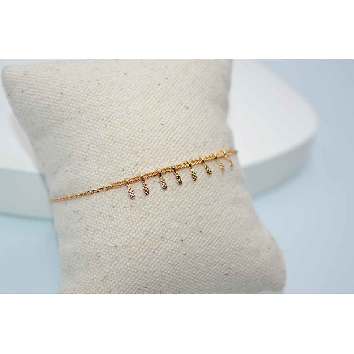 Bracelet minimaliste chaîne fine  multi- pampilles rondes - Plaqué or - vue 2