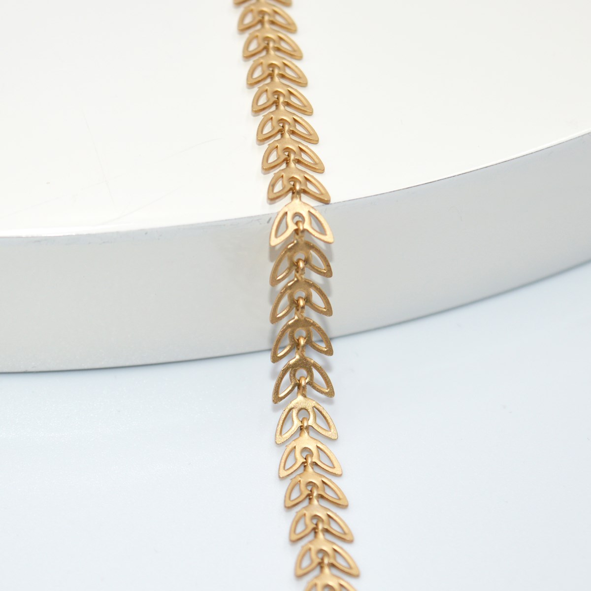 Bracelet minimaliste  chaine laurier -Doré à l or fin mat - vue 2