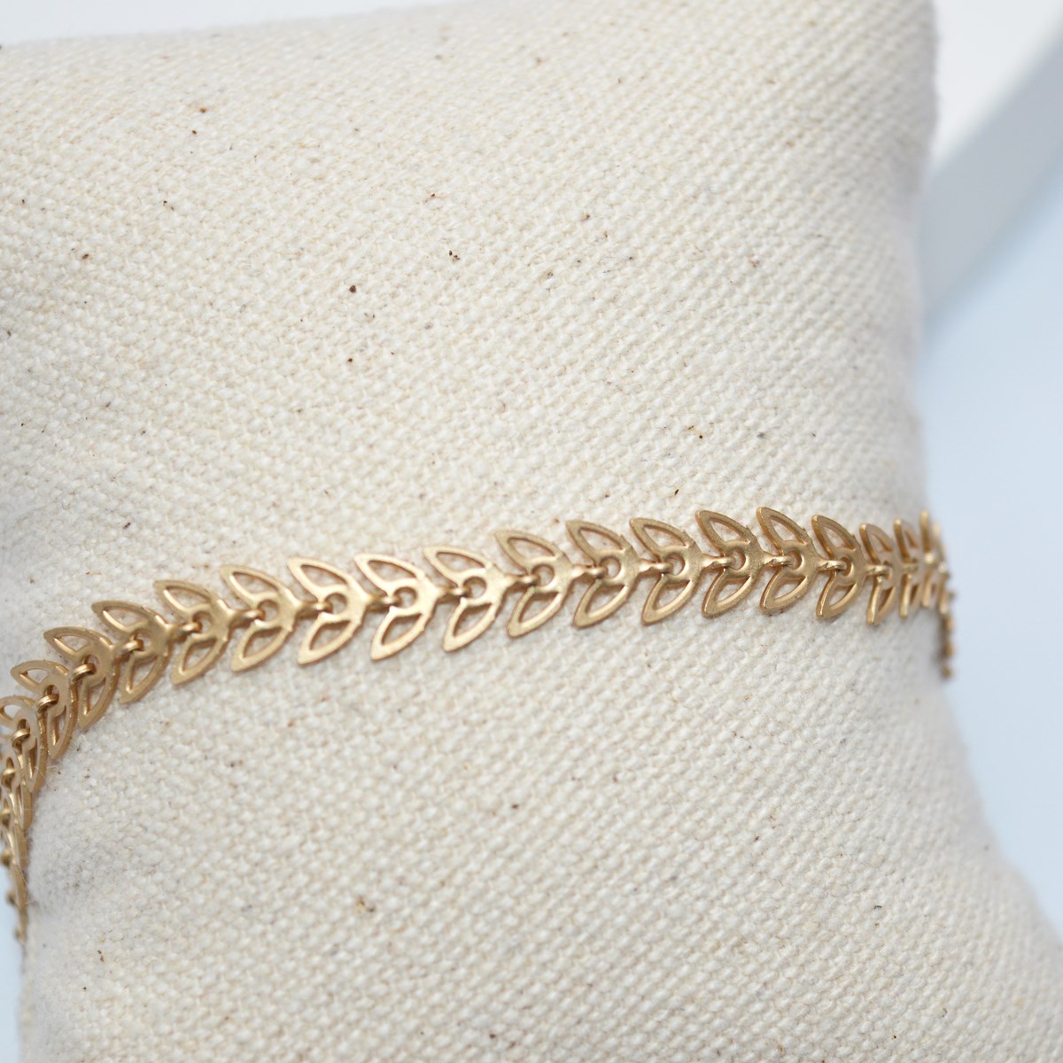 Bracelet minimaliste  chaine laurier -Doré à l or fin mat - vue 3