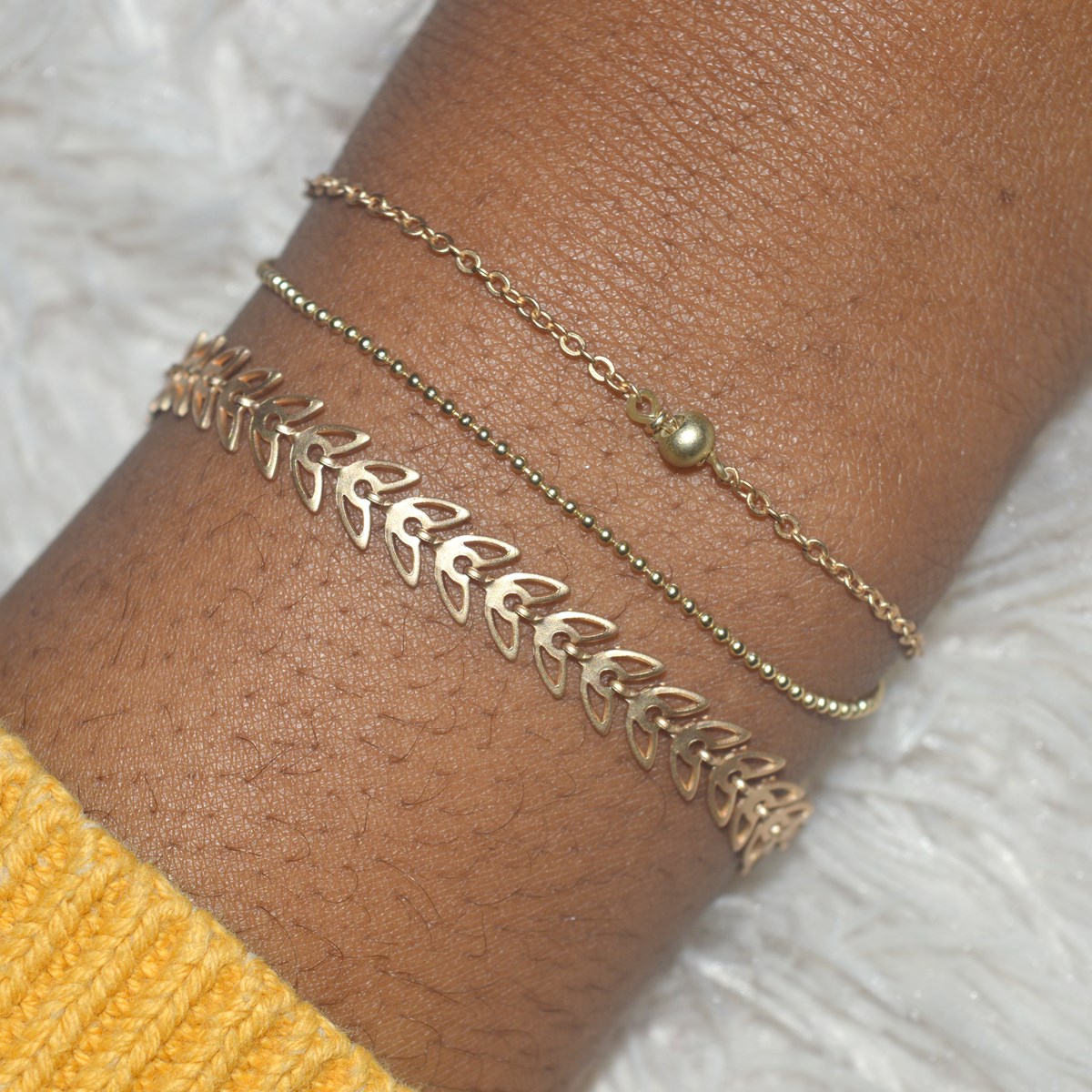 Bracelet minimaliste  chaine laurier -Doré à l or fin mat - vue 4