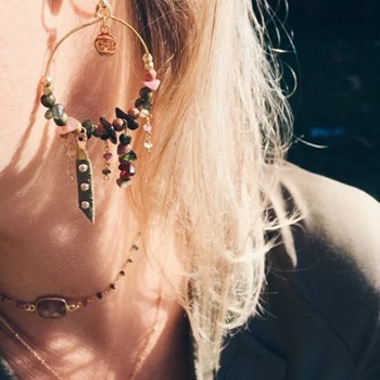 Créoles  Ustrasana clip