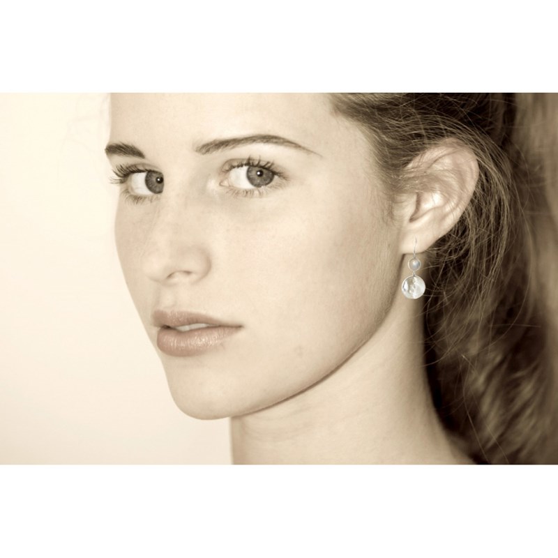 V Boucles d'Oreilles Argent Grosse et Petite Pastilles de Nacre Blanches - vue 4