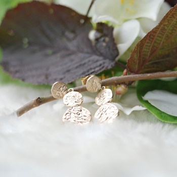 Boucles d'oreilles pendantes et martelées JADE - Bijoux Privés Discovery