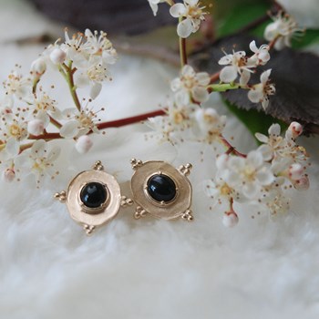 Boucles d'oreilles puces agate noire plaqué or LILA - Bijoux Privés Discovery