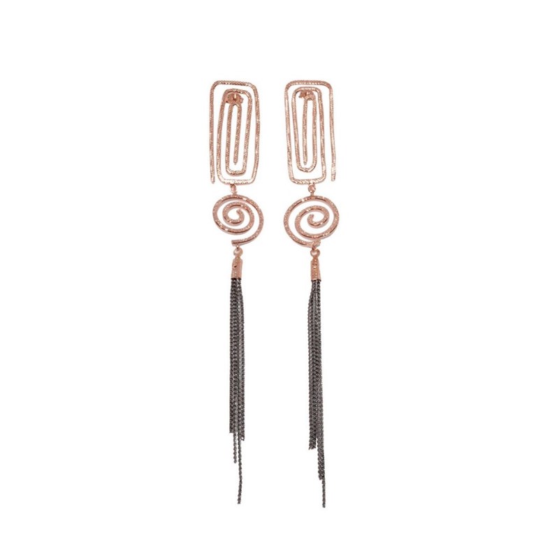 Boucles d'oreilles en plaqué or rose pendentif avec fil martelé à la main et chaînes - Bijou de créateur
