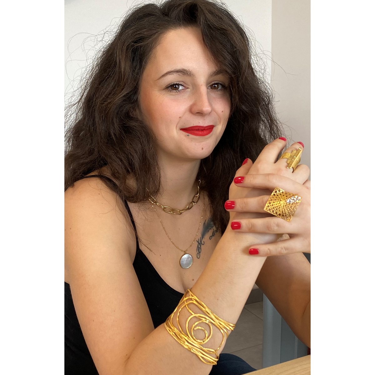 Bracelet rigide métallique en plaqué or rose avec fil martelé à la main - Bijou de créateur - vue 2