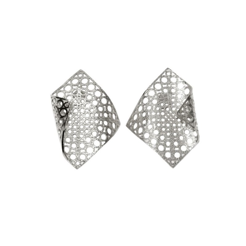 Boucles d'oreilles en plaqué argent avec métal géométrique - Bijou de créateur