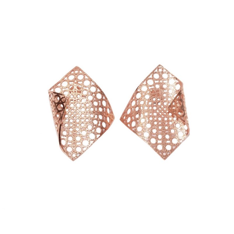 Boucles d'oreilles en plaqué or rose avec métal géométrique - Bijou de créateur
