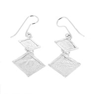 Boucles d'oreilles en argent fripé deux losanges