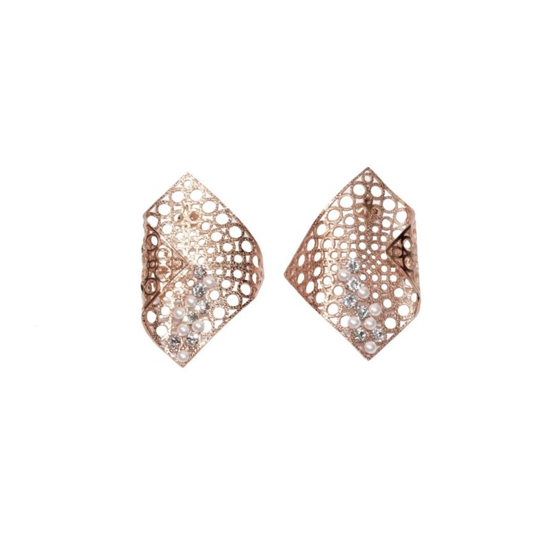 Boucles d'oreilles en plaqué or rose, métal géométrique avec perles et cristaux - Bijou de créateur