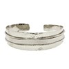 Bracelet rigide en plaqué argent en métal martelé à la main avec différentes textures - Bijou de créateur - vue V1
