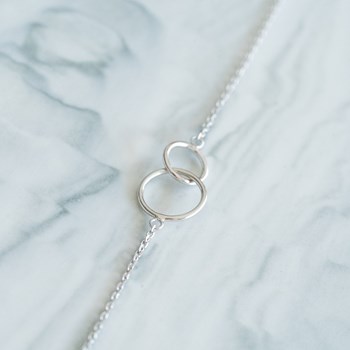 Fijn Zilveren Armband 2 Ringen Verstrengelde Cirkels