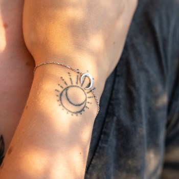 Fijn zilveren armband maan hanger edelsteen zirkonium