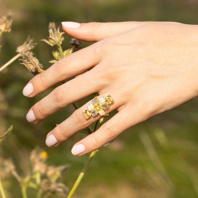 Bague dorée 'Maya' Labradorite gris et Pierre de lune - vue 2