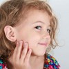 Boucles d'oreilles enfant 'Coeur rosés' Or Jaune - vue V2
