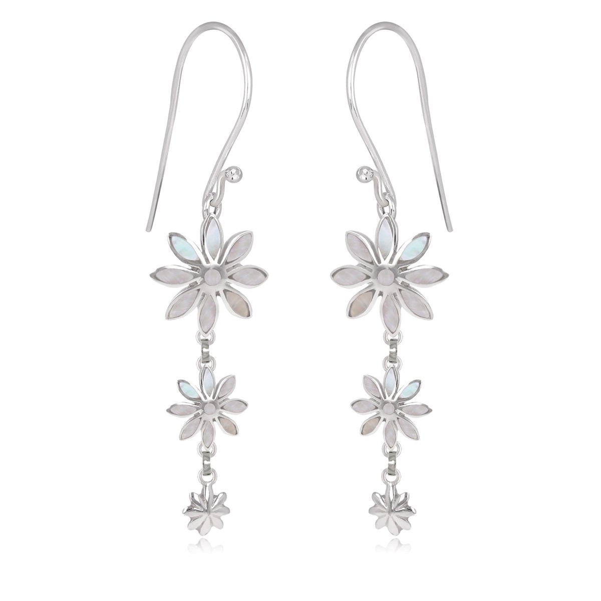 Pendants d'oreilles nacre blanche 3 fleurs en argent 925 rhodié : un bijou élégant et raffiné | Aden Boutique