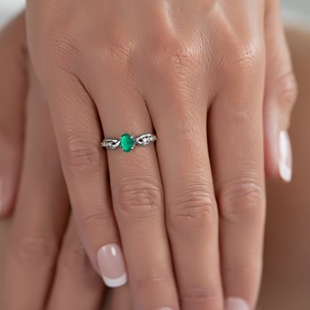 Bague ADEN Or 585 Blanc Emeraude et diamants 1.32grs