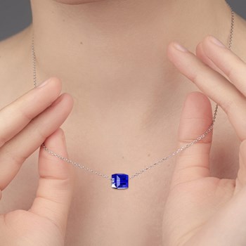 Necklace adorned with SC Crystal sparkling crystals