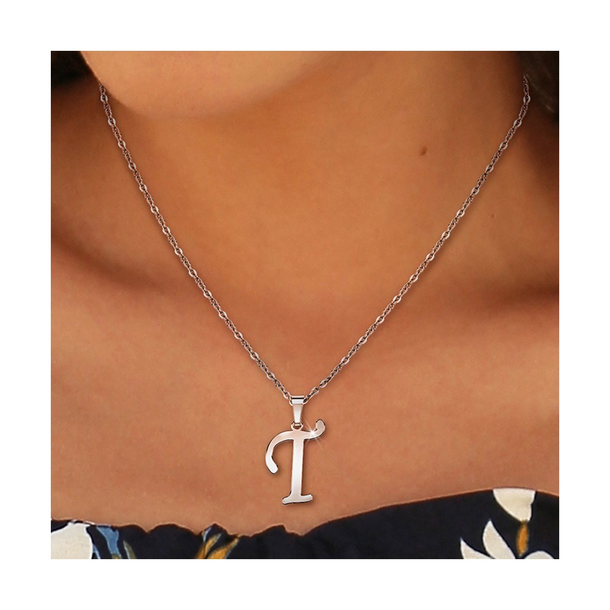 Collier alphabet lettre T en acier inoxydable par SC Bohème - vue 2