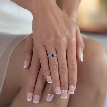 Bague ADEN Or 585 Blanc Saphir et diamants 1.32grs