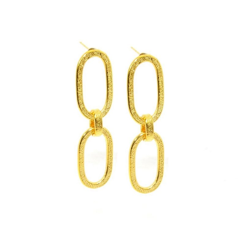 Boucles d'oreilles pendantes en plaqué or faites à la main avec deux mailles - Bijou de créateur