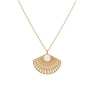 Collier doré et quartz