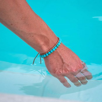 Facelia bracelet in natural turquoise stones and genuine leather
