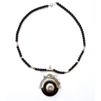 Collier touareg déesse agate noire
