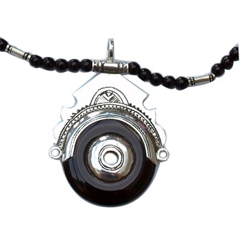 Collier touareg déesse agate noire