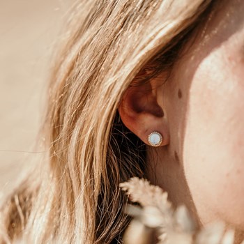 Boucles d'Oreilles Nacre Puces Plaqué Or Pierre Precieuse