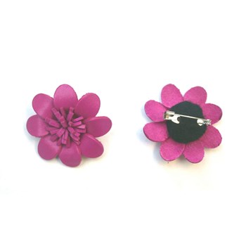 Broche cuir forme marguerite rose