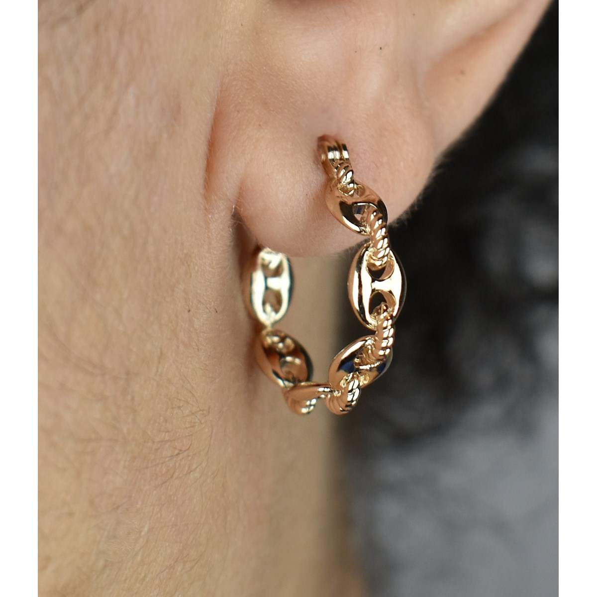 Boucles d'oreilles Créoles suite de grain de café reliés par un anneau effet tressé Plaqué or 750 3 microns - vue 2