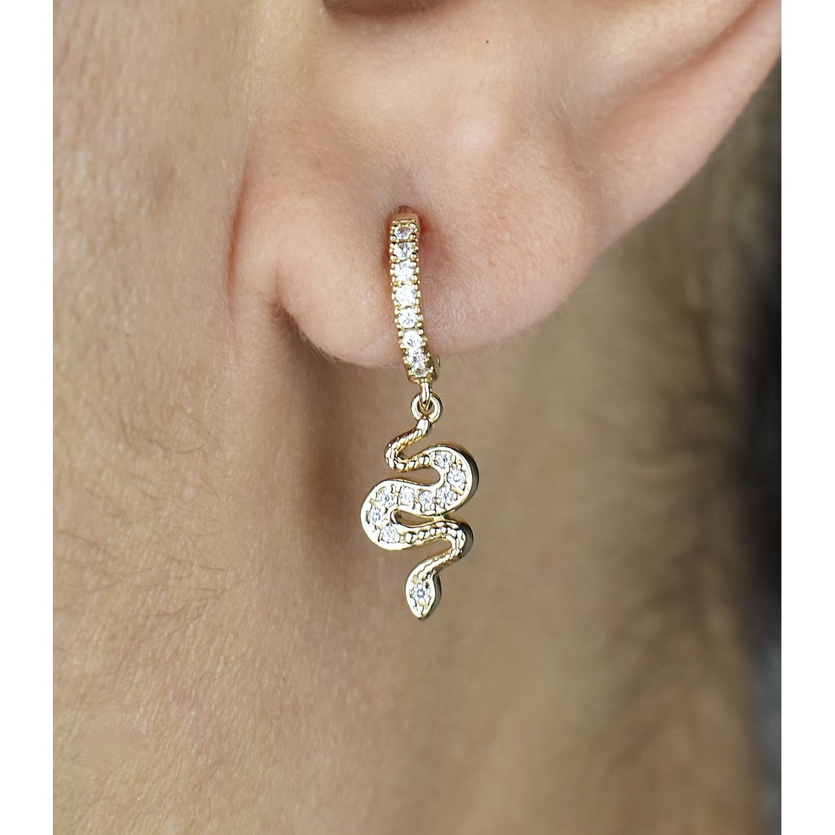 Boucles d'oreilles Mini Créoles serpent pendant serti d'oxydes de zirconium Plaqué or 750 3 microns - vue 2